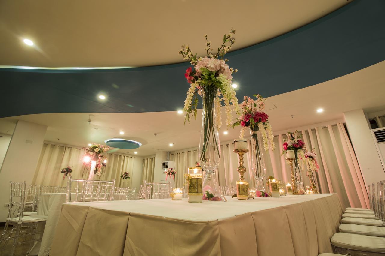 Baypark Hotel 칼바요그 외부 사진