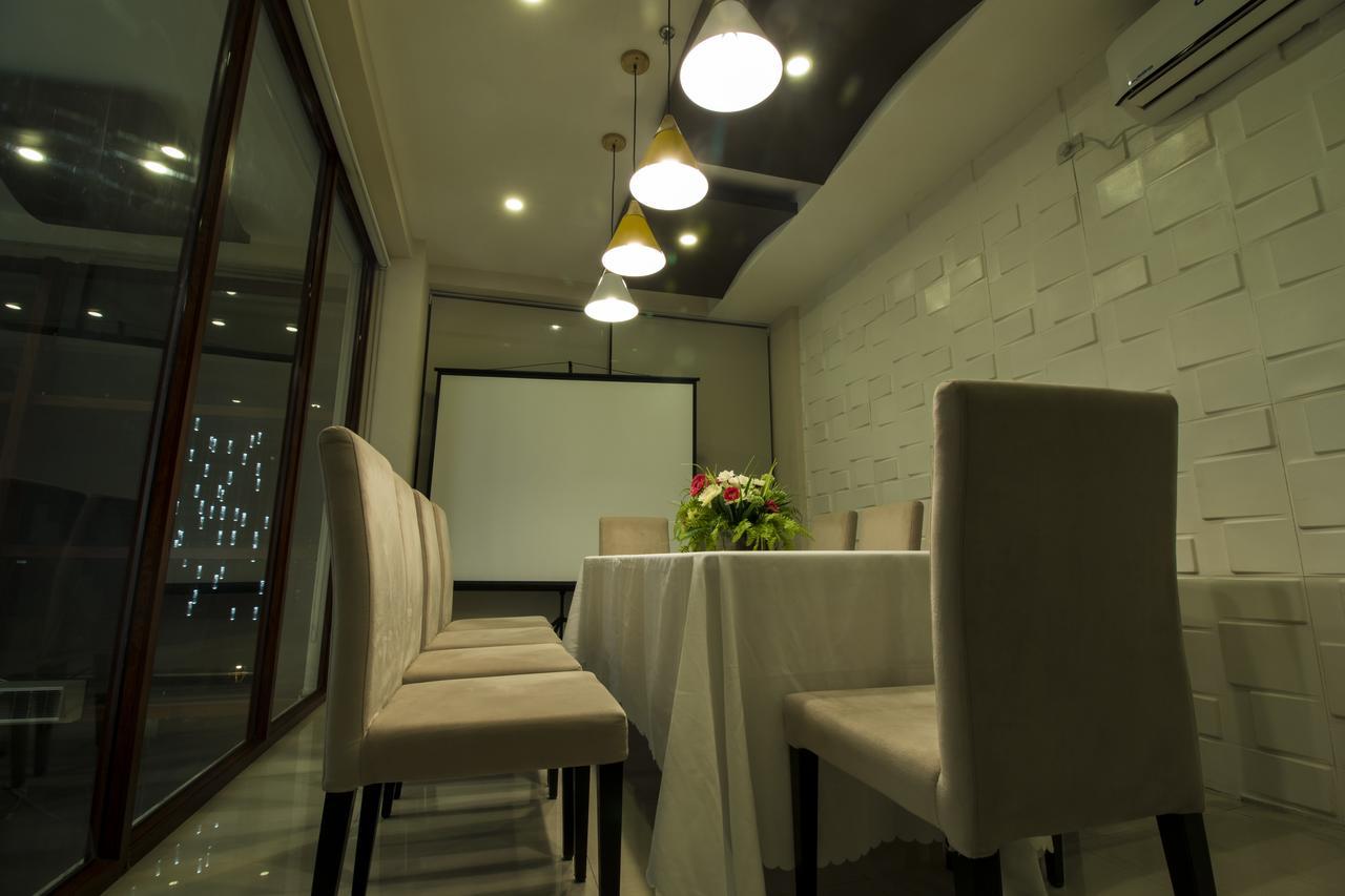 Baypark Hotel 칼바요그 외부 사진