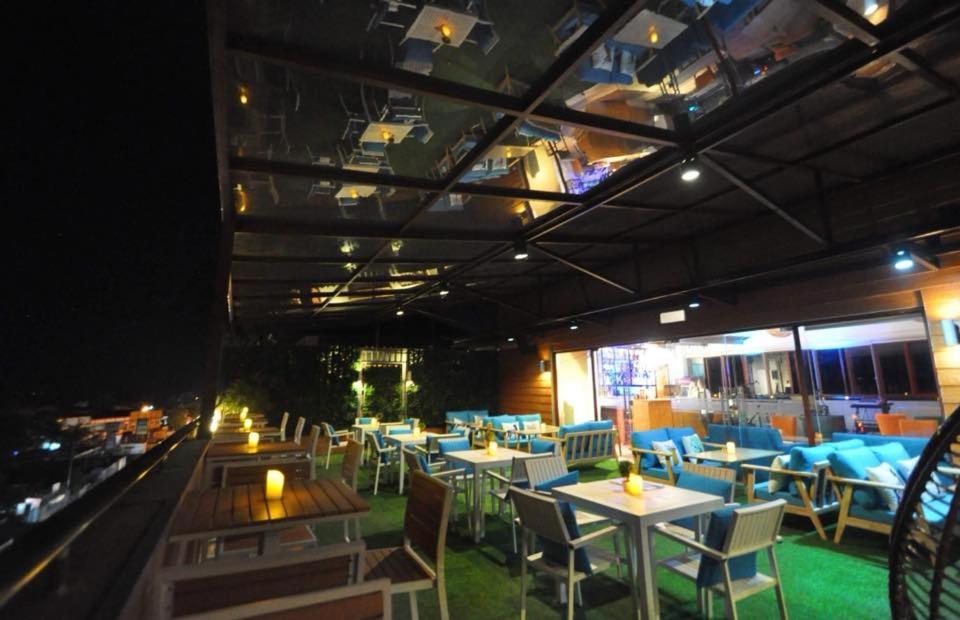 Baypark Hotel 칼바요그 외부 사진